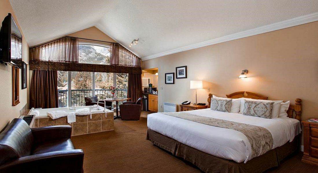 Irwin'S Mountain Inn Банф Екстериор снимка